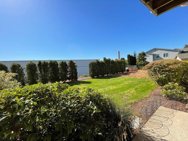 Building Photo - Fantastic Main Level Condo w/Garage, Patio...