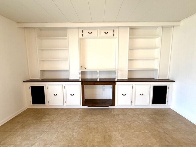 Building Photo - 43063 Black Bayou Rd