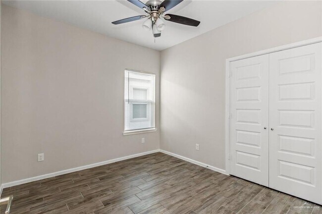 Building Photo - 1304 W Sucre Dr