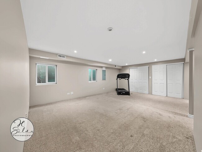 Building Photo - 3190 Ronan Dr