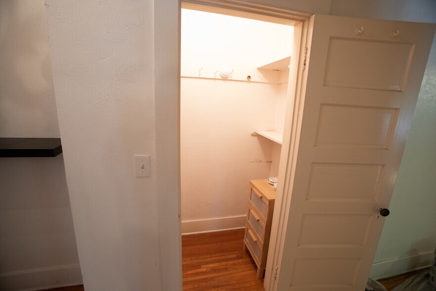 Building Photo - 1727 Winona Blvd