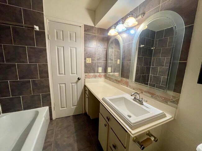 Building Photo - 4635 Wild Indigo St