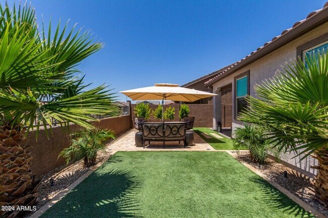 Building Photo - 9001 W Rancho Dr