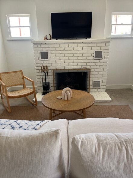 Building Photo - 6453 yucca ave