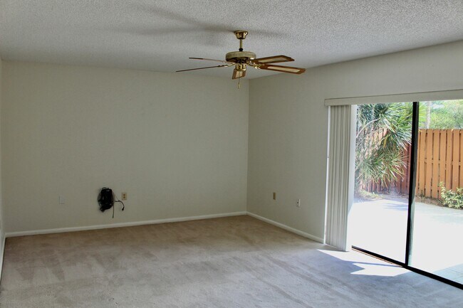 Building Photo - 5820 SE Windsong Ln