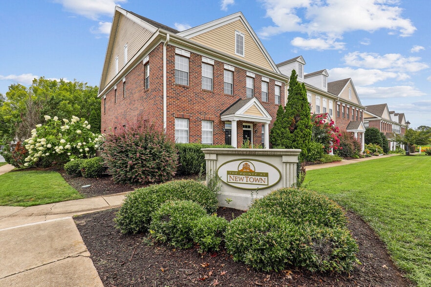 The Pointe At New Town apartments — community photo - The Pointe At New Town