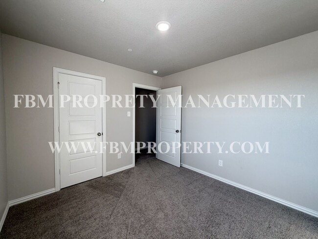 Building Photo - 464 Restoration Rd