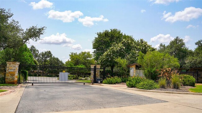Building Photo - 7317 Brecourt Manor Way