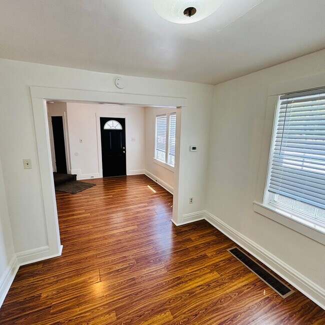 Building Photo - 551 Park Pl