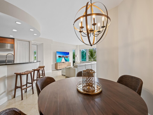 Building Photo - 444 Hendricks Isle