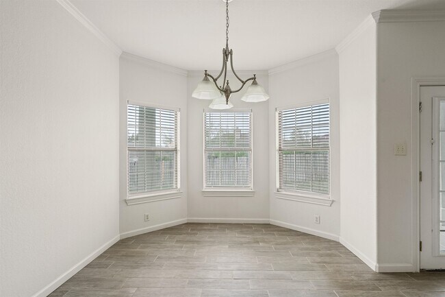 Building Photo - 104 Painted Rock