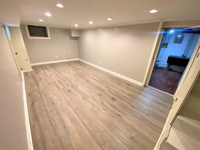 Building Photo - 4 Bedroom - Upper Arlington