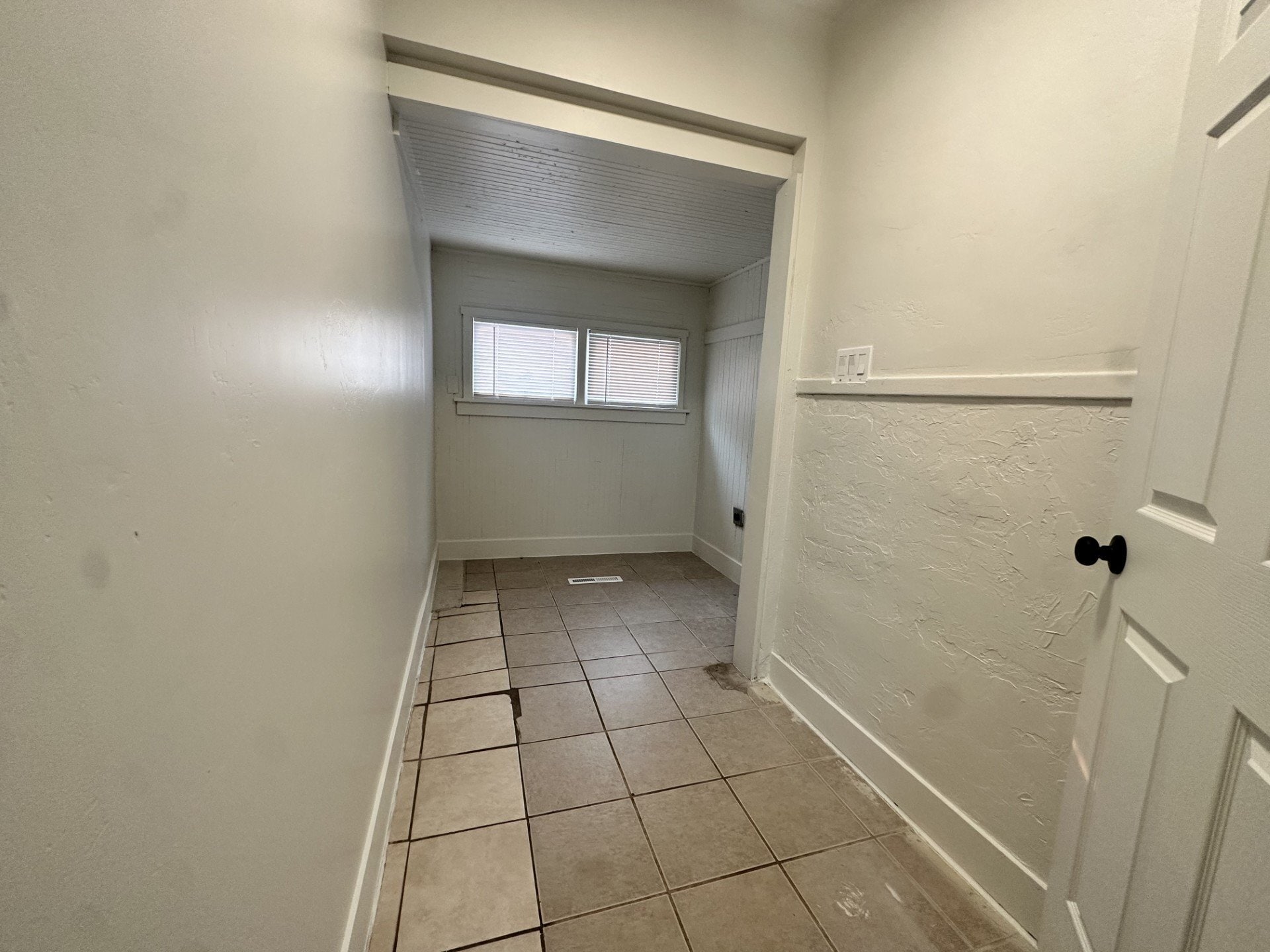 Building Photo - 3442 S 200 E