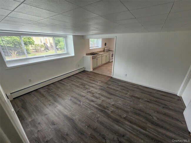 Building Photo - 16 Ardmore St