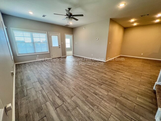 Building Photo - 6705 MARIBETTE RD