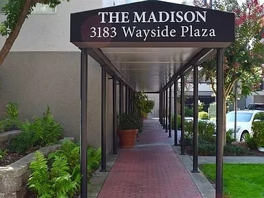 Entrance to Building - 3183 Wayside Plz