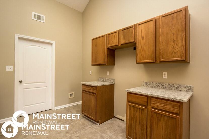 Building Photo - 4980 Wolfcreek View