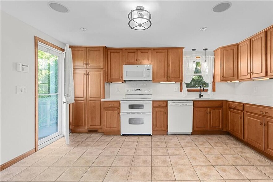 Building Photo - 25 Harris Dr