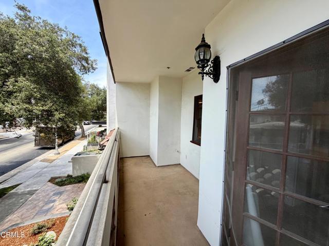 Building Photo - 156 S Oak Knoll Ave