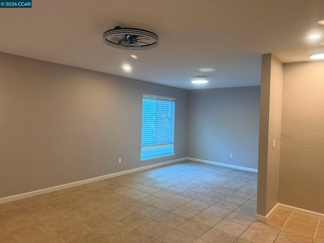Building Photo - 330 N Civic Dr