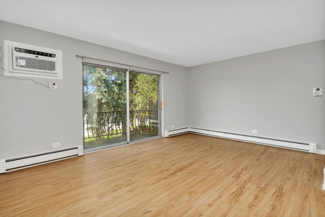 Building Photo - 913 Plainfield Rd