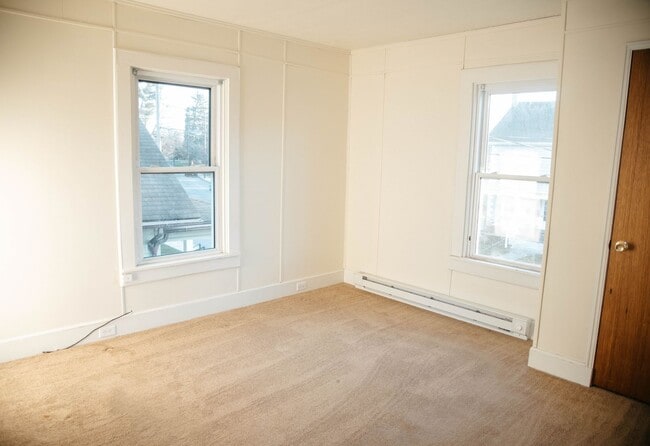 Building Photo - 5972 Pine St