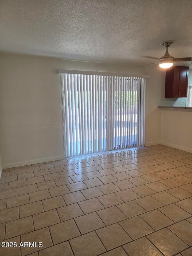 Building Photo - 35 E Fairmont Dr