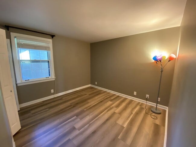 Building Photo - 3188 Hillsboro Pike