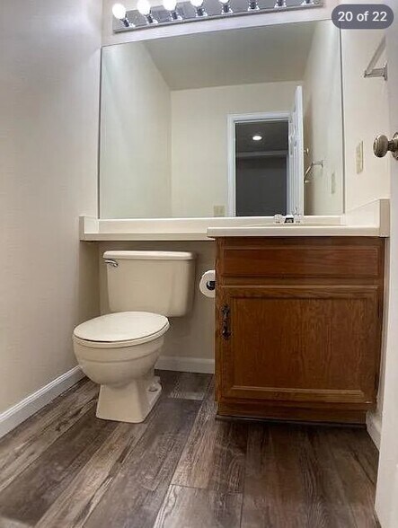 Building Photo - 8773 Bellcove Cir