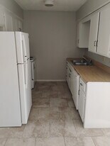 Building Photo - 6013 S McKinley Ave