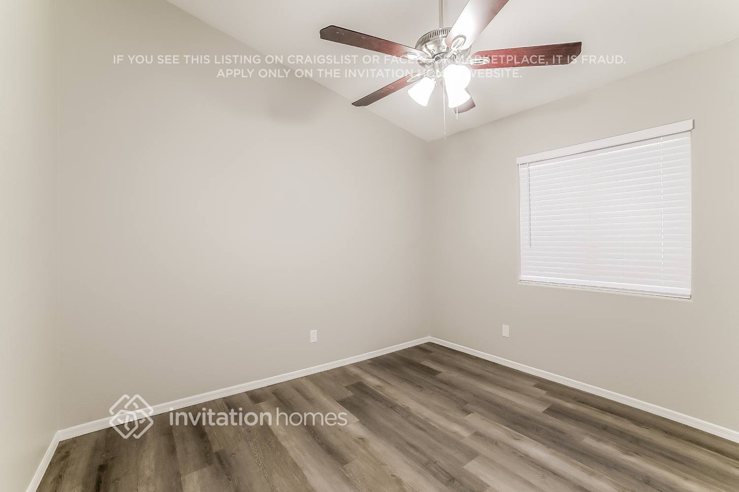 Building Photo - 3111 W Louise Dr