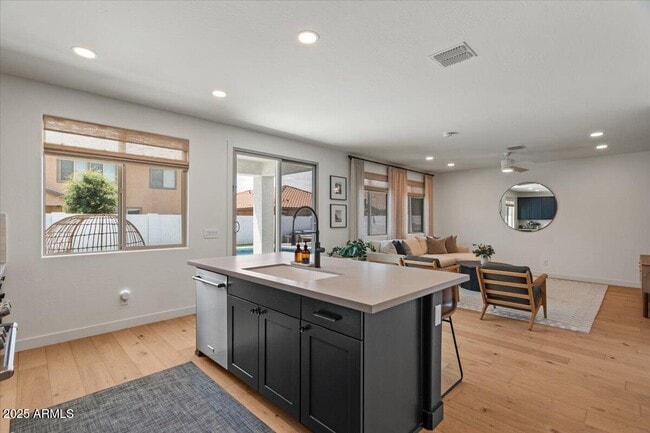Building Photo - 3523 E Alfalfa Dr