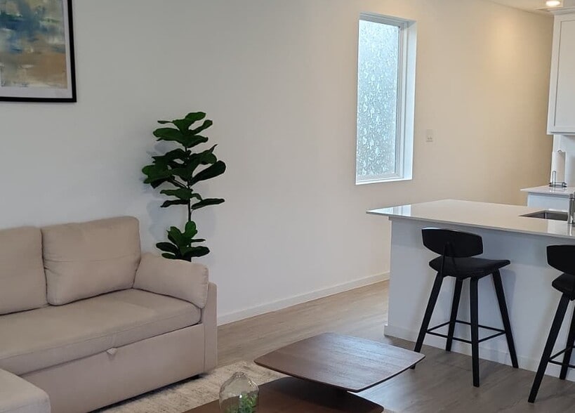 Building Photo - 6827 Dutch Iris Dr