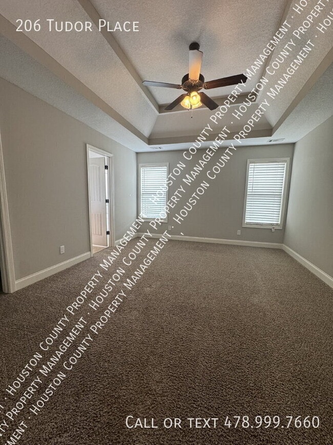 Building Photo - 206 Tudor Pl