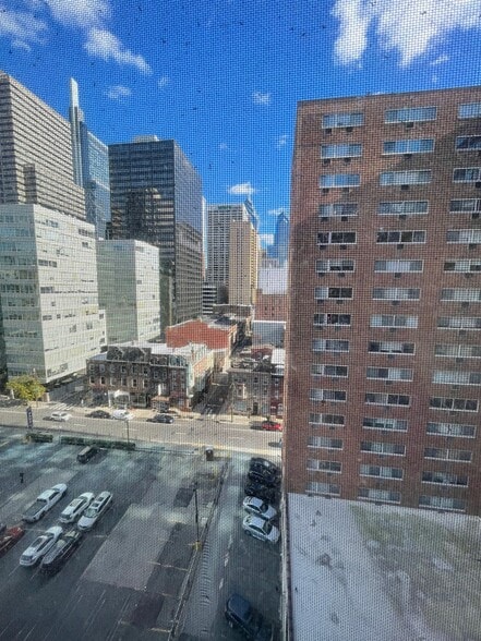 Views East - 2101 Chestnut