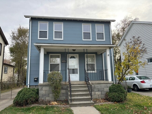 Primary Photo - 536 E Jarvis Ave