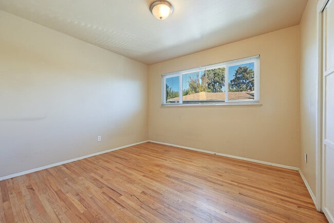 Building Photo - 4202 Dakota Dr