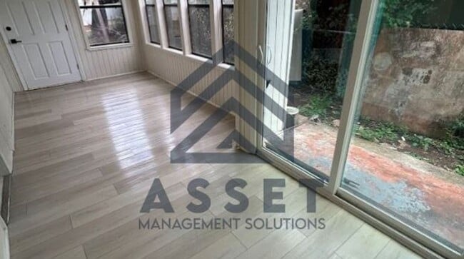 Building Photo - 5 Bedroom Rent to Own Home Available!