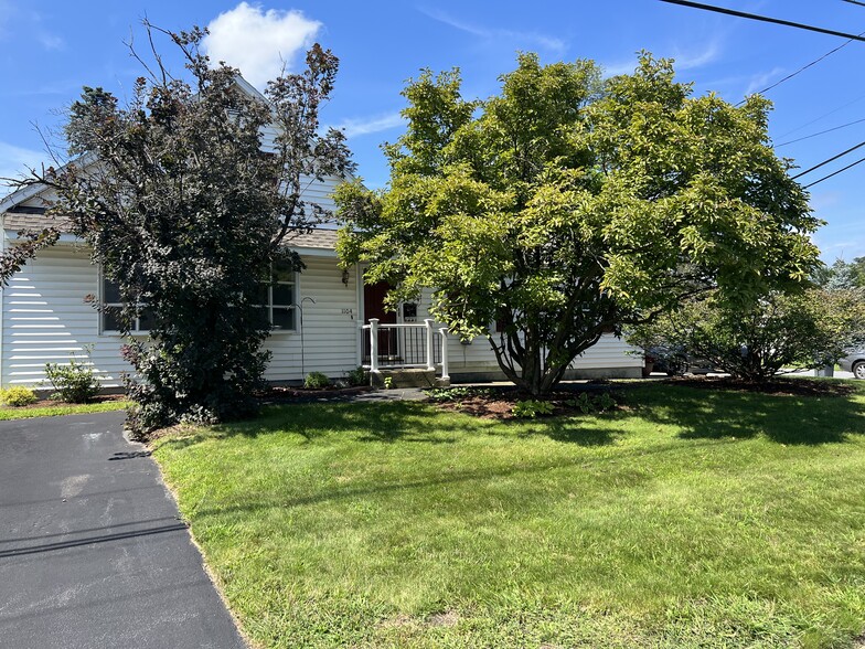 Building Photo - 1104 Vinewood Ave