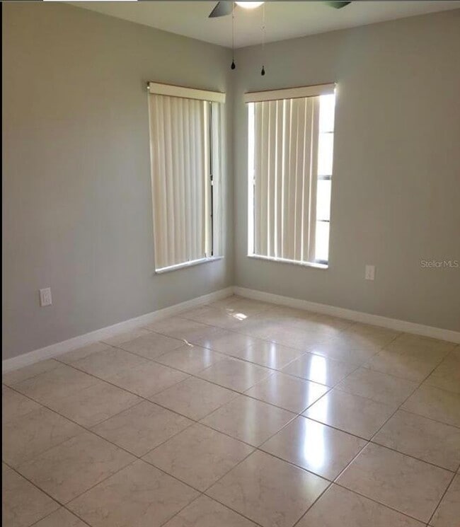 Building Photo - 781 Squirrel Ct