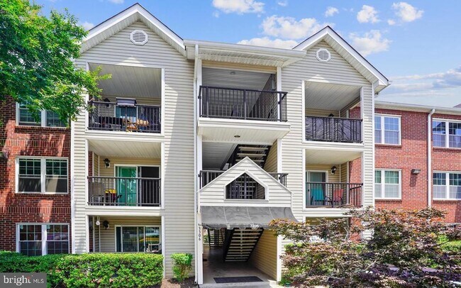 Building Photo - 3306 Wyndham Cir