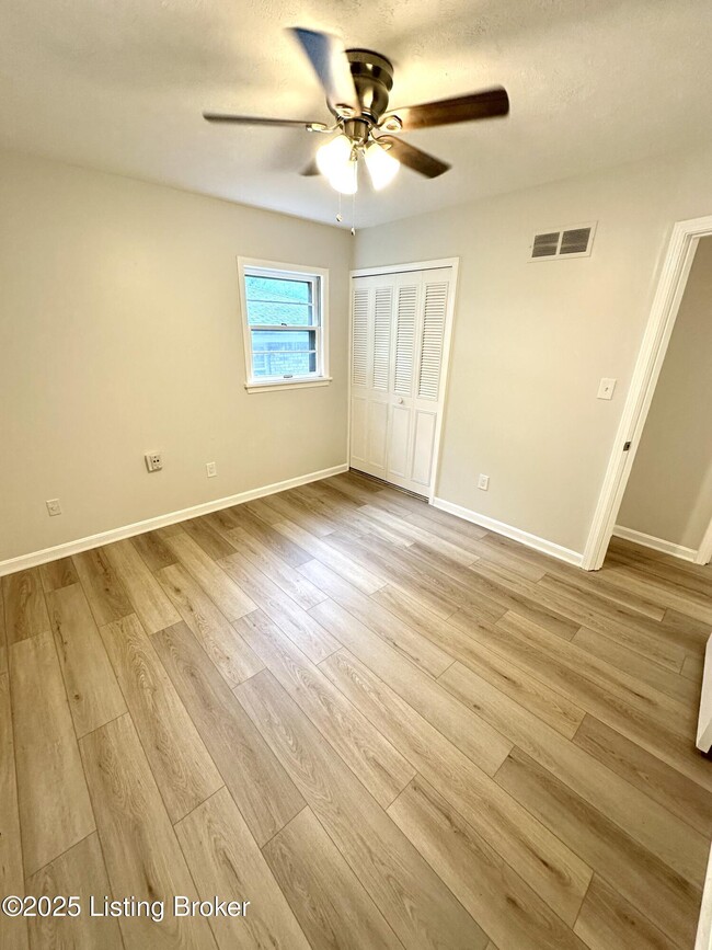 Building Photo - 6203 Lynnchester Dr