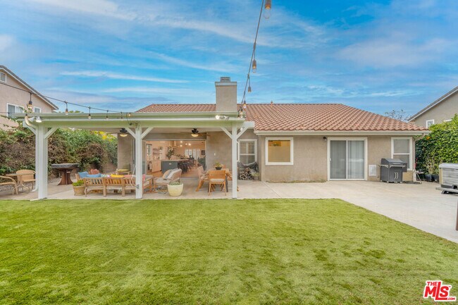 Building Photo - 1220 Dincara Rd