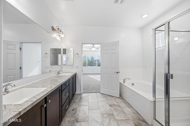 Building Photo - 668 N Sparrow Ct