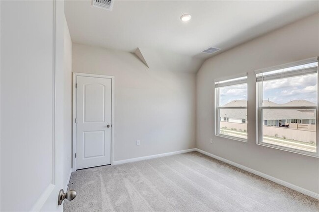 Building Photo - 133 Silverleaf Spur