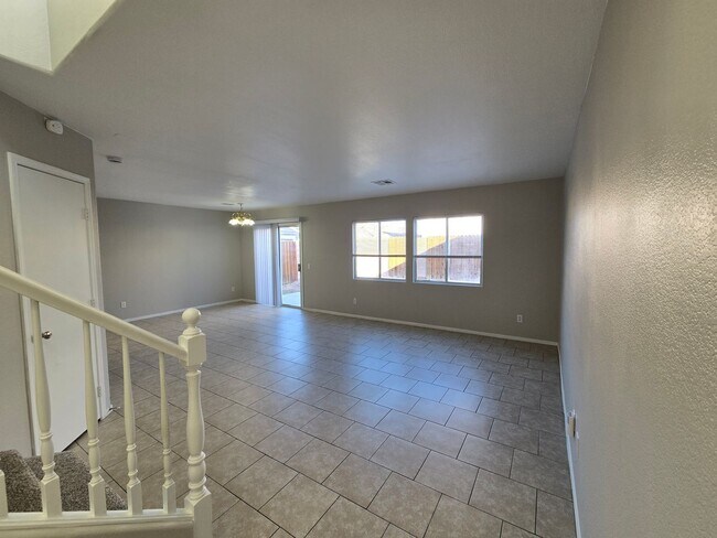 Building Photo - Get $1825 Off Feb 2026 - Move-in no later than Dec 29th!