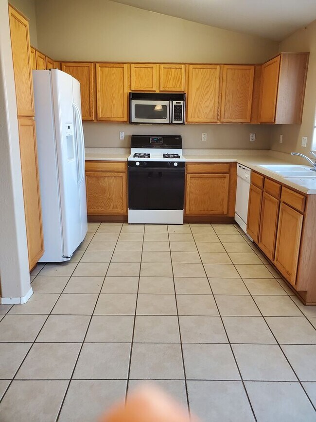 Building Photo - COMING SOON! 3 bedroom &2 bathroom House in Avondale!