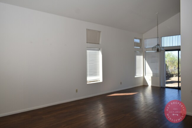 Building Photo - For Rent – Spacious 3 Bedroom, 2.5 Bath Ho...