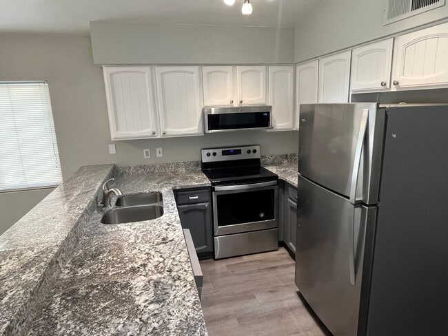 Building Photo - Perfect unit in Tempe!
