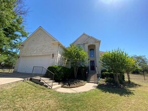Building Photo - 8800 Rattlebush Cove